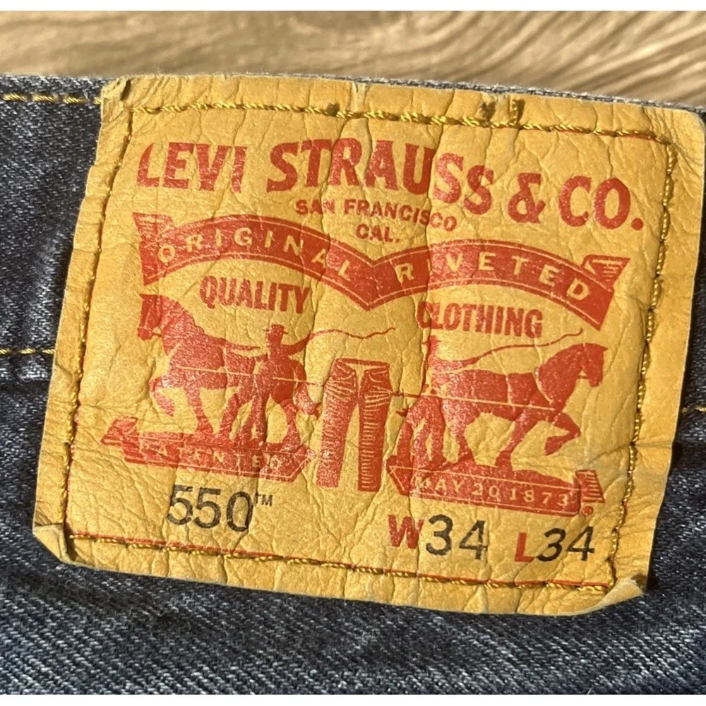 Levi's 550 Relaxed Fit Tapered Leg Dark Wash Blue Jeans Size‎ Size 34x34 (34x33)